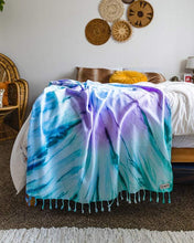 Load image into Gallery viewer, Luna Towel
